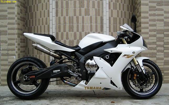 2011款雅马哈yzf-r1豪华加长版