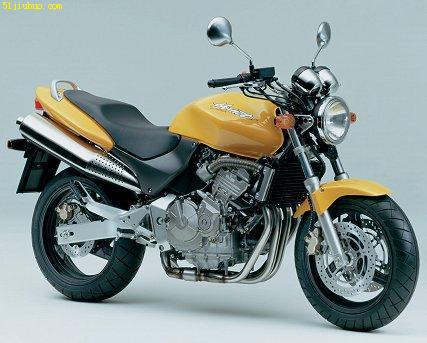 本田黄蜂900 摩托车