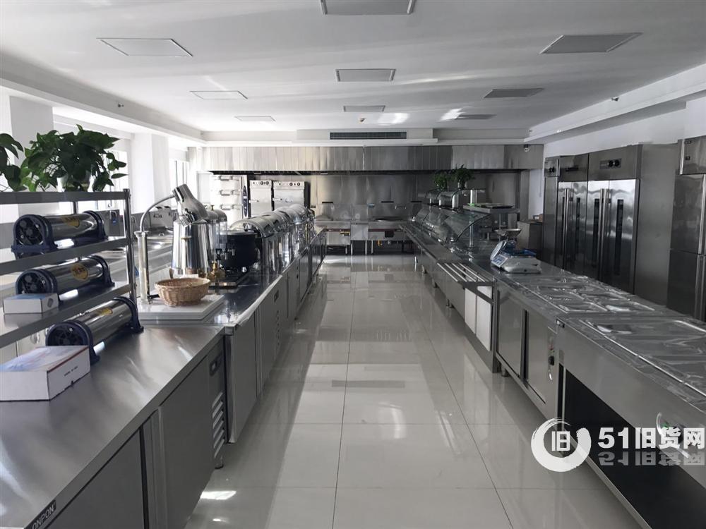 深圳宝安区后厨设备回收厨具不锈钢操作台灶具回收